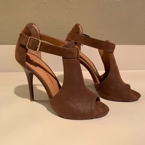 Chinese Laundry brown leather heels size 9.5.